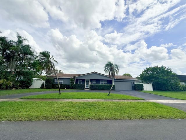 5680 SW 7th Street, Plantation, FL 33317