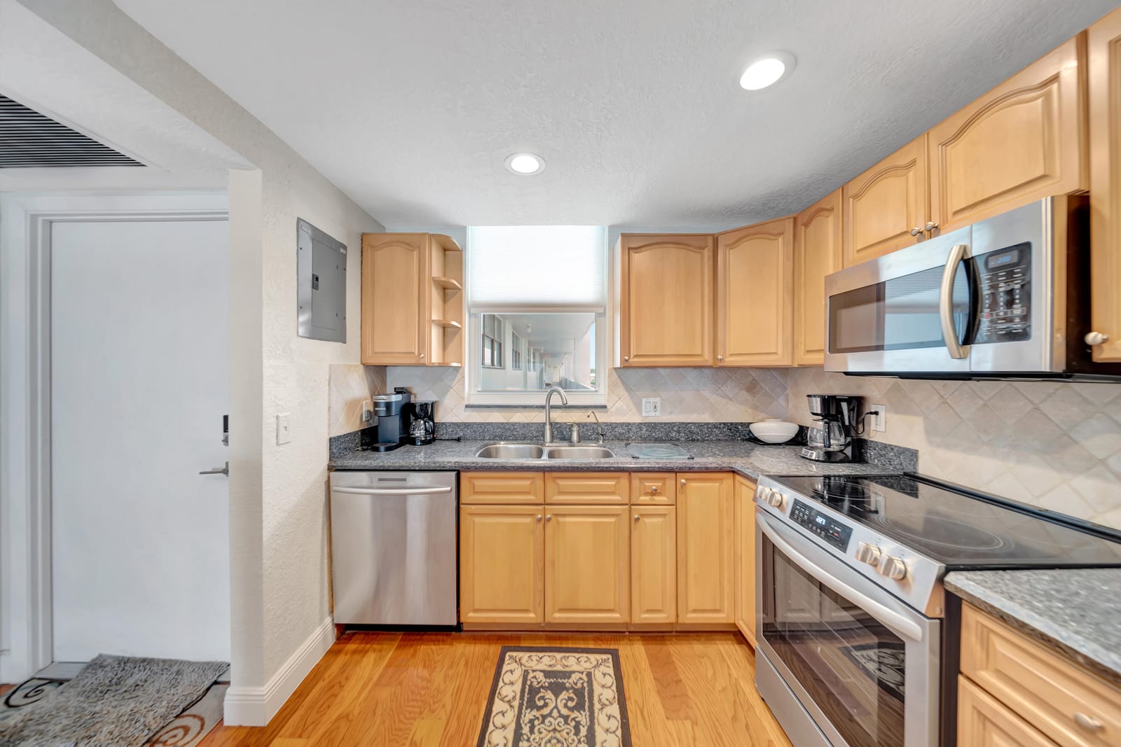 3100 NE 49 Street 403, Fort Lauderdale, FL 33308 photo 3