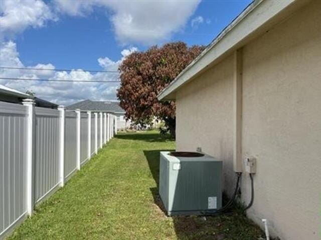 1944 SW Breezeway Street — photo 3
