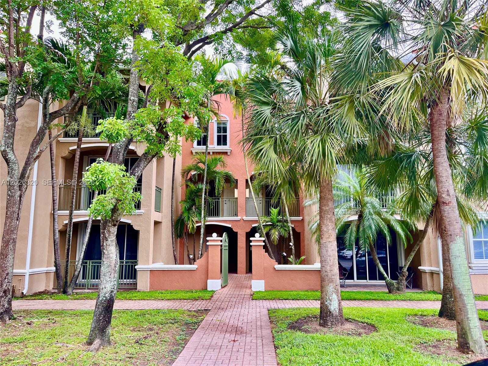 6540 NW 114th Avenue 1426, Doral, FL 33178 photo 2