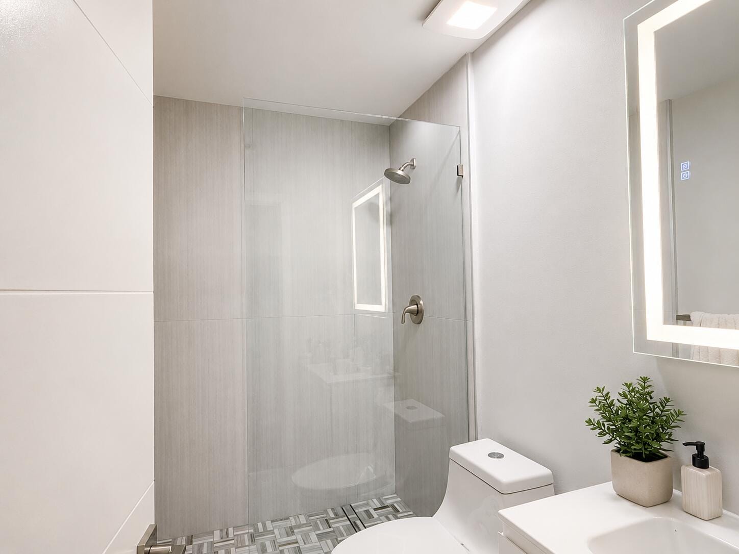 4103 Carriage Drive H4 — photo 8