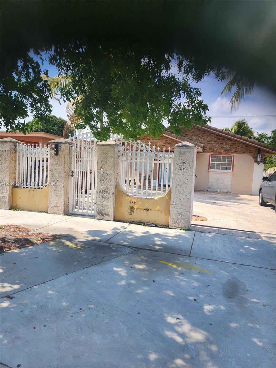 827 E 27th Street, Hialeah, FL 33013, Hialeah