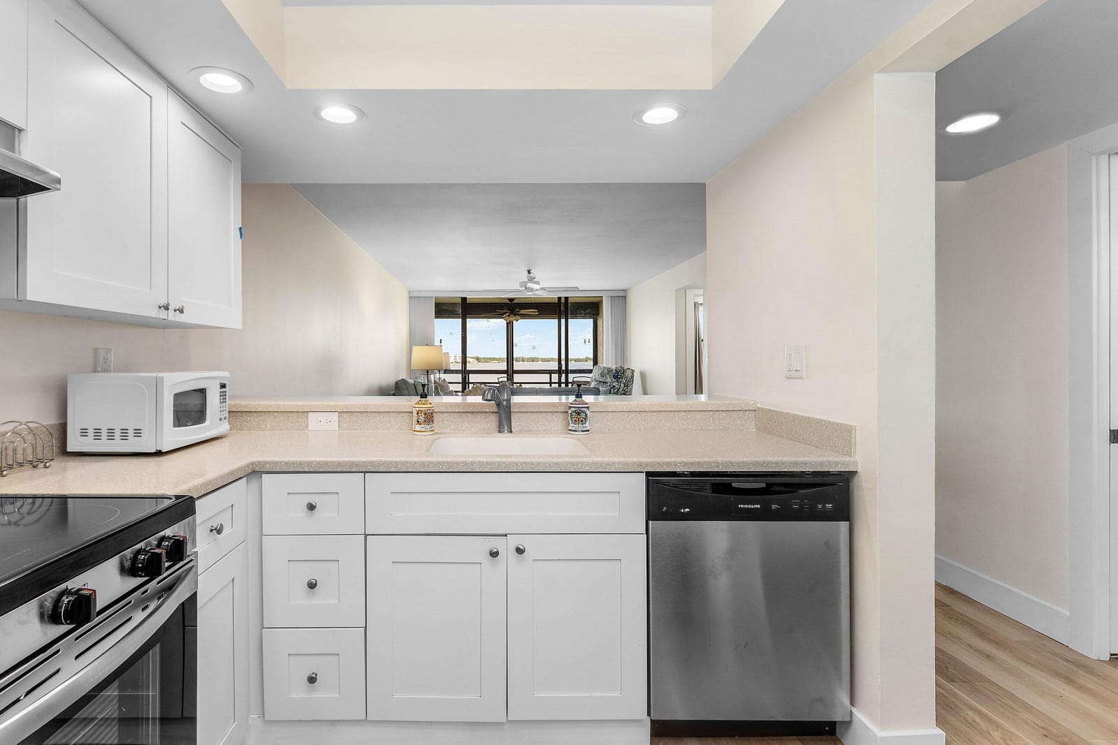 1950 SW Palm City Road 14203 — photo 4