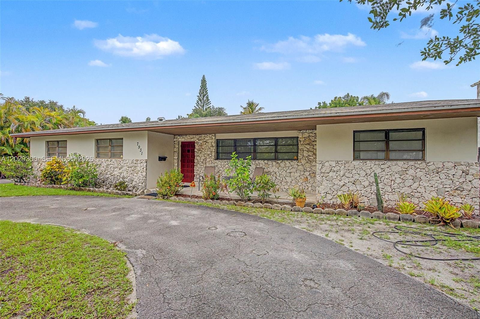 7931 SW 59th Avenue, South Miami, FL 33143 photo 2