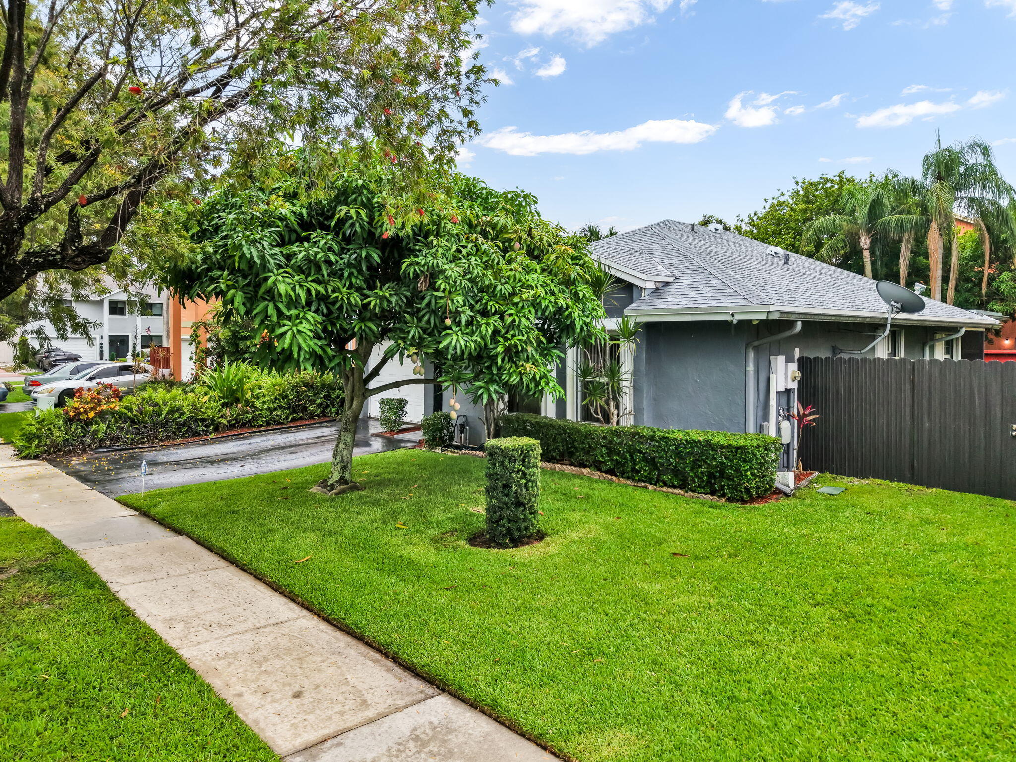 9720 SW 12th Street, Pembroke Pines, FL 33025, Pembroke Pines