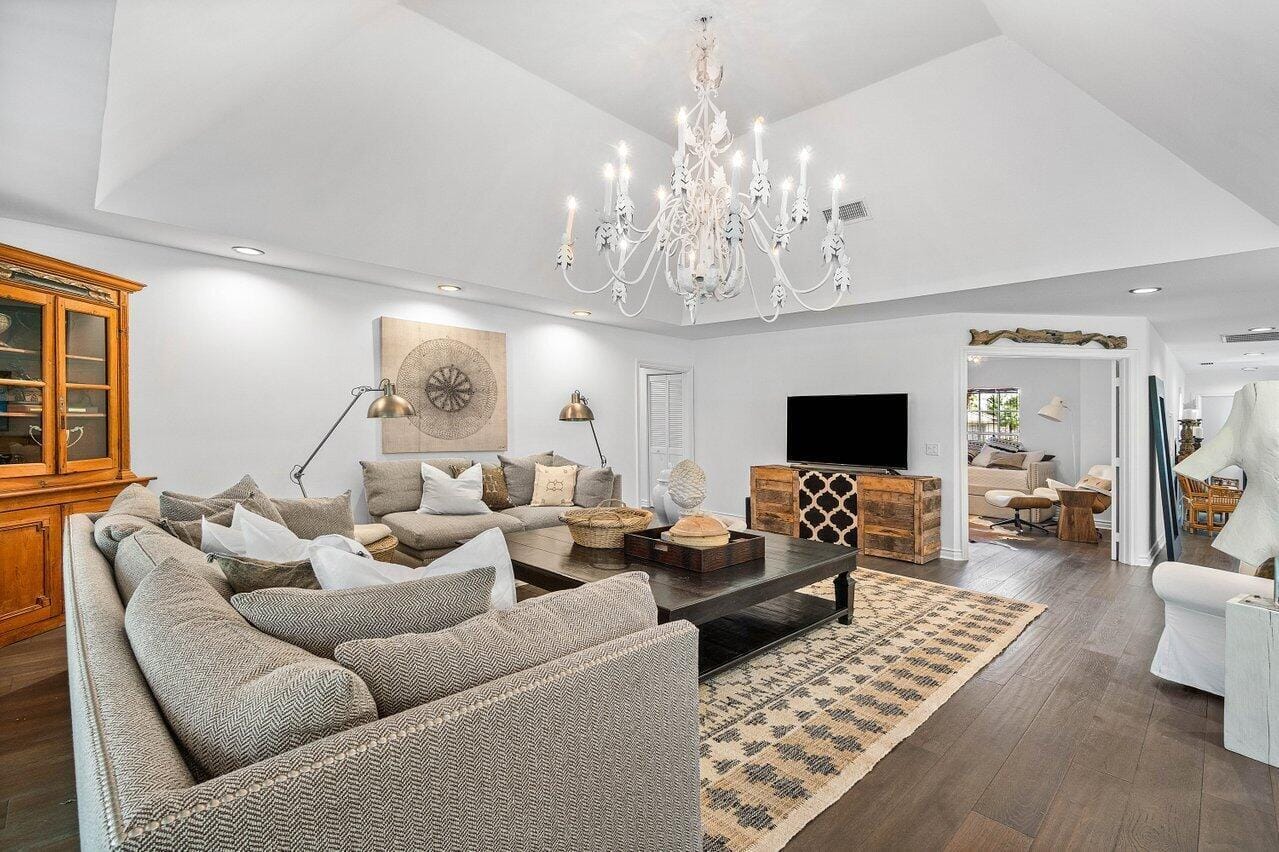 11823 Pebblewood Drive — photo 6