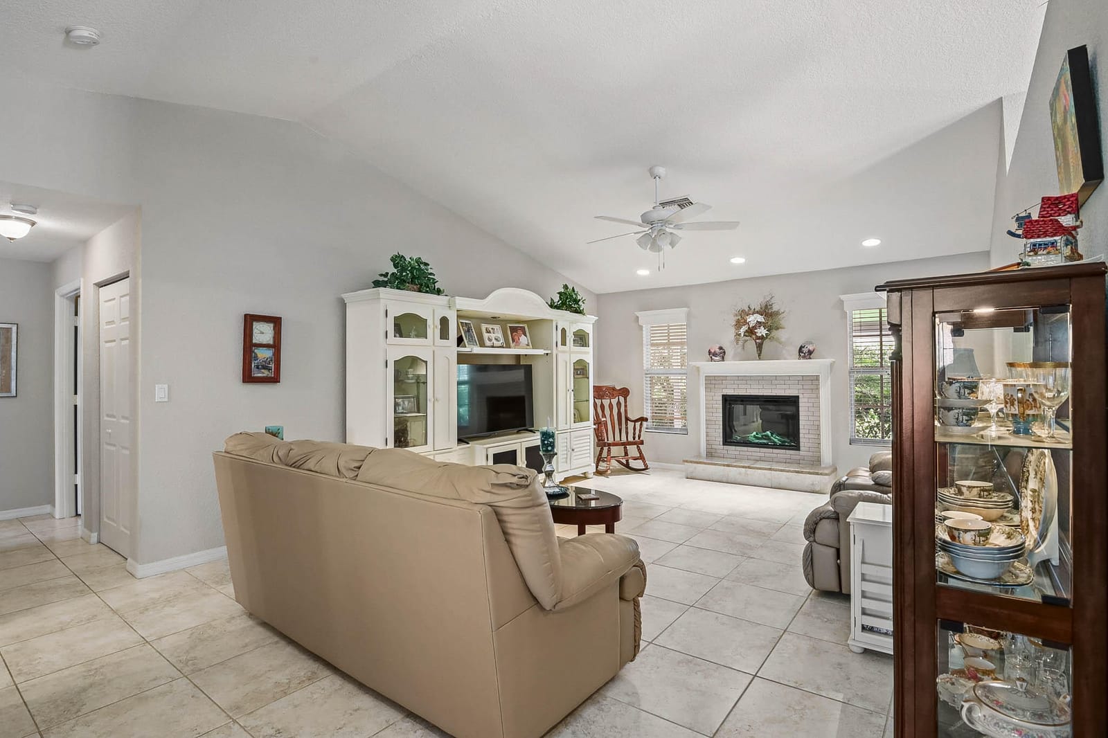 8970 Yearling Drive — photo 4