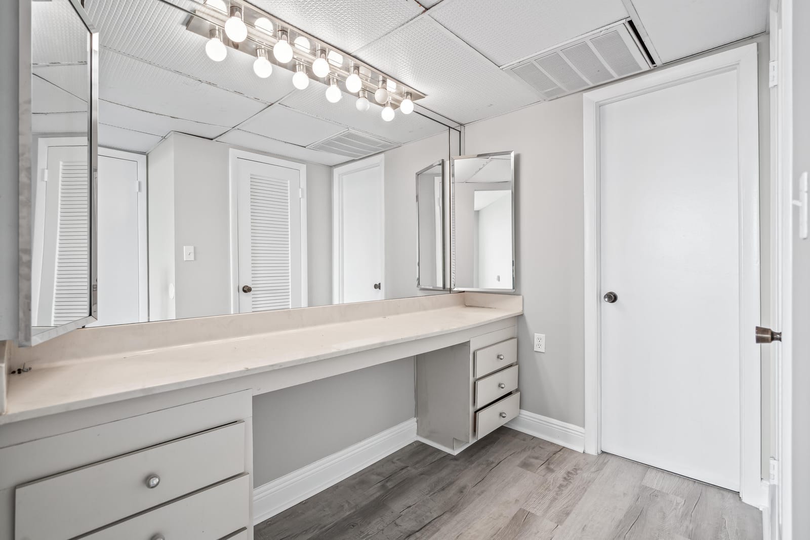 2851 S Ocean 0026 — photo 11