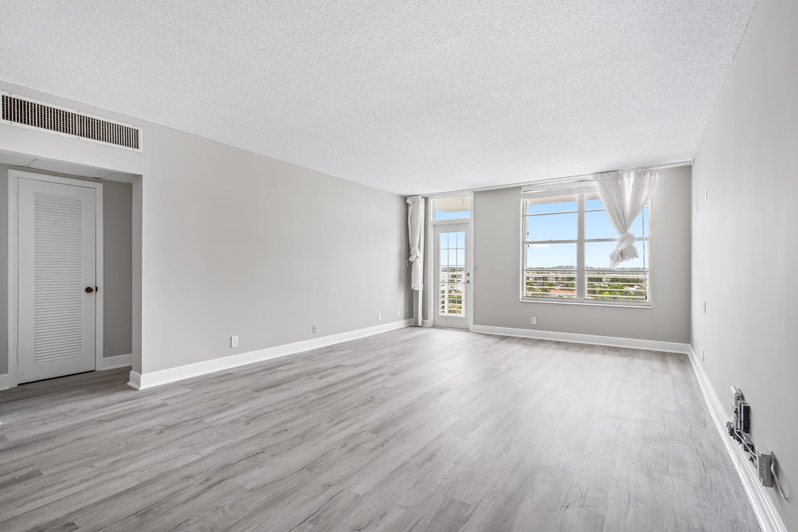 2851 S Ocean 0026 — photo 4
