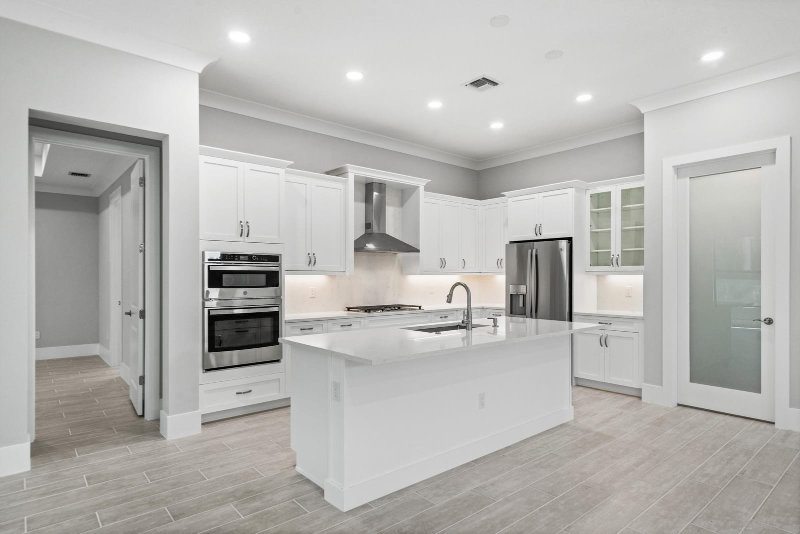 692 Ravens Landing Drive — photo 4