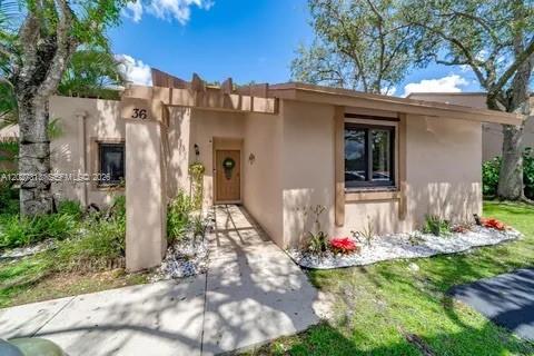 36 Chestnut Circle 36, Cooper City, FL 33026, Cooper City