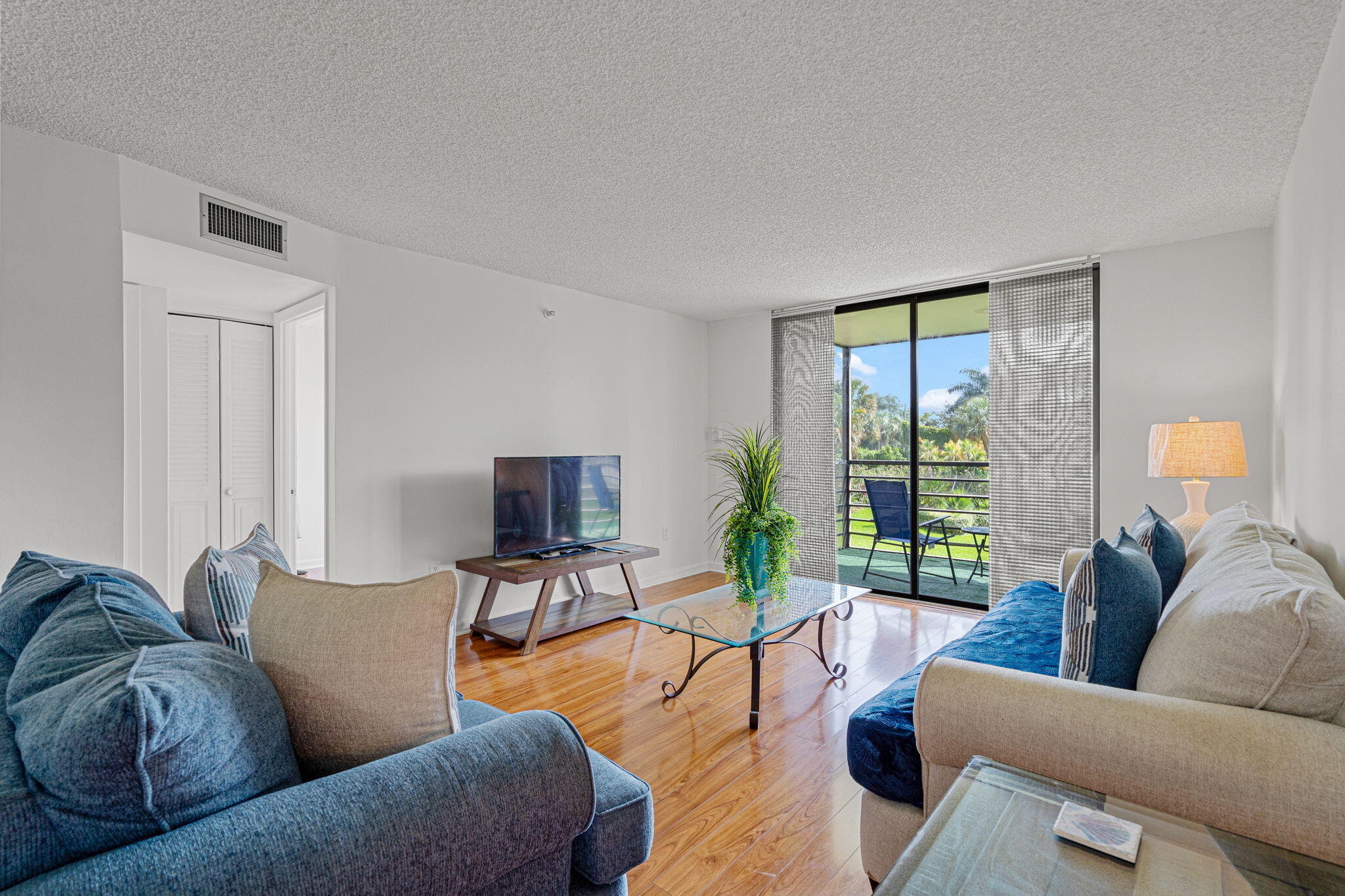 900 Saint Charles Place 221, Pembroke Pines, FL 33026, Pembroke Pines