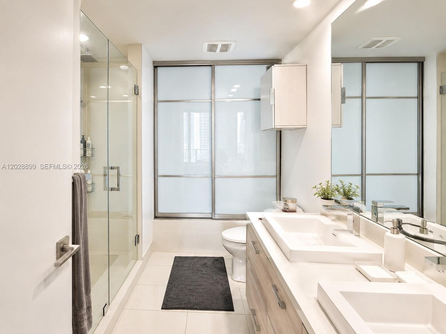 45 SW 9th Street 1506 — photo 9