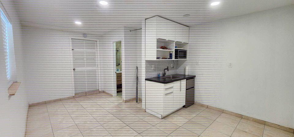 4648 SW 24th Avenue Studio — photo 5