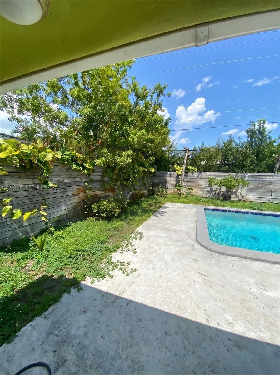 21335 NE 19th Court, Miami, FL 33179 photo 3