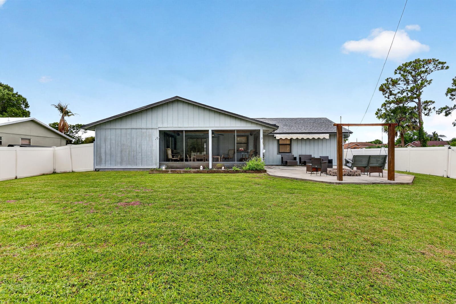641 SE Streamlet Avenue — photo 11