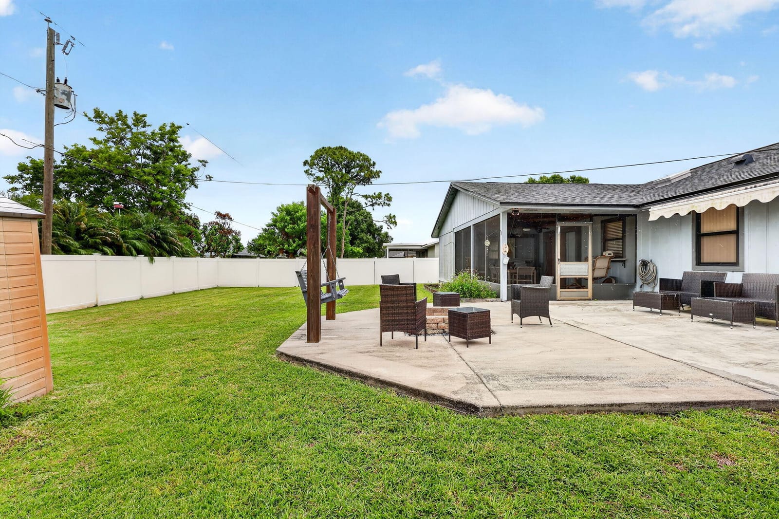 641 SE Streamlet Avenue — photo 10