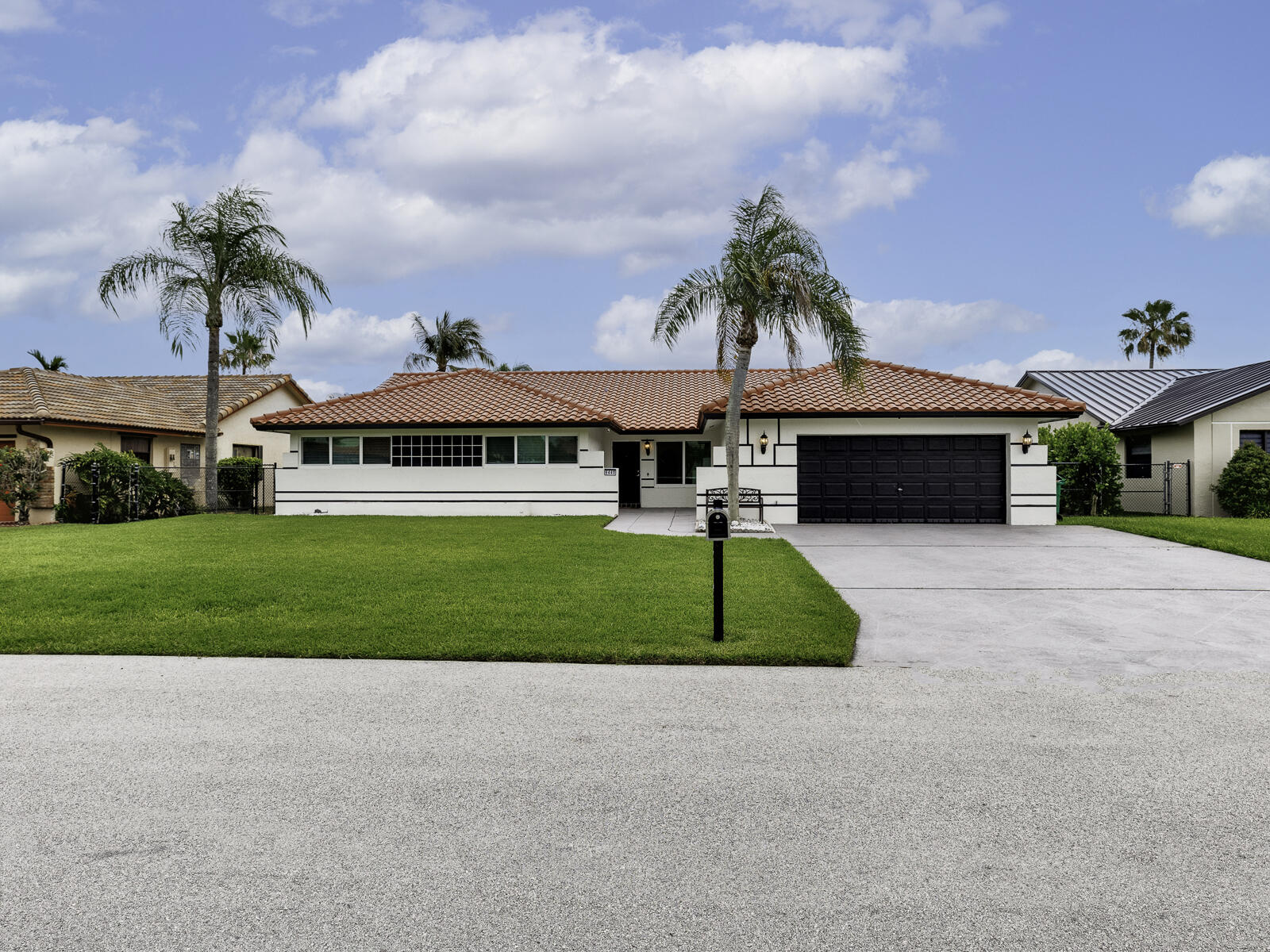 6440 Olde Moat Way, Davie, FL 33331, Davie