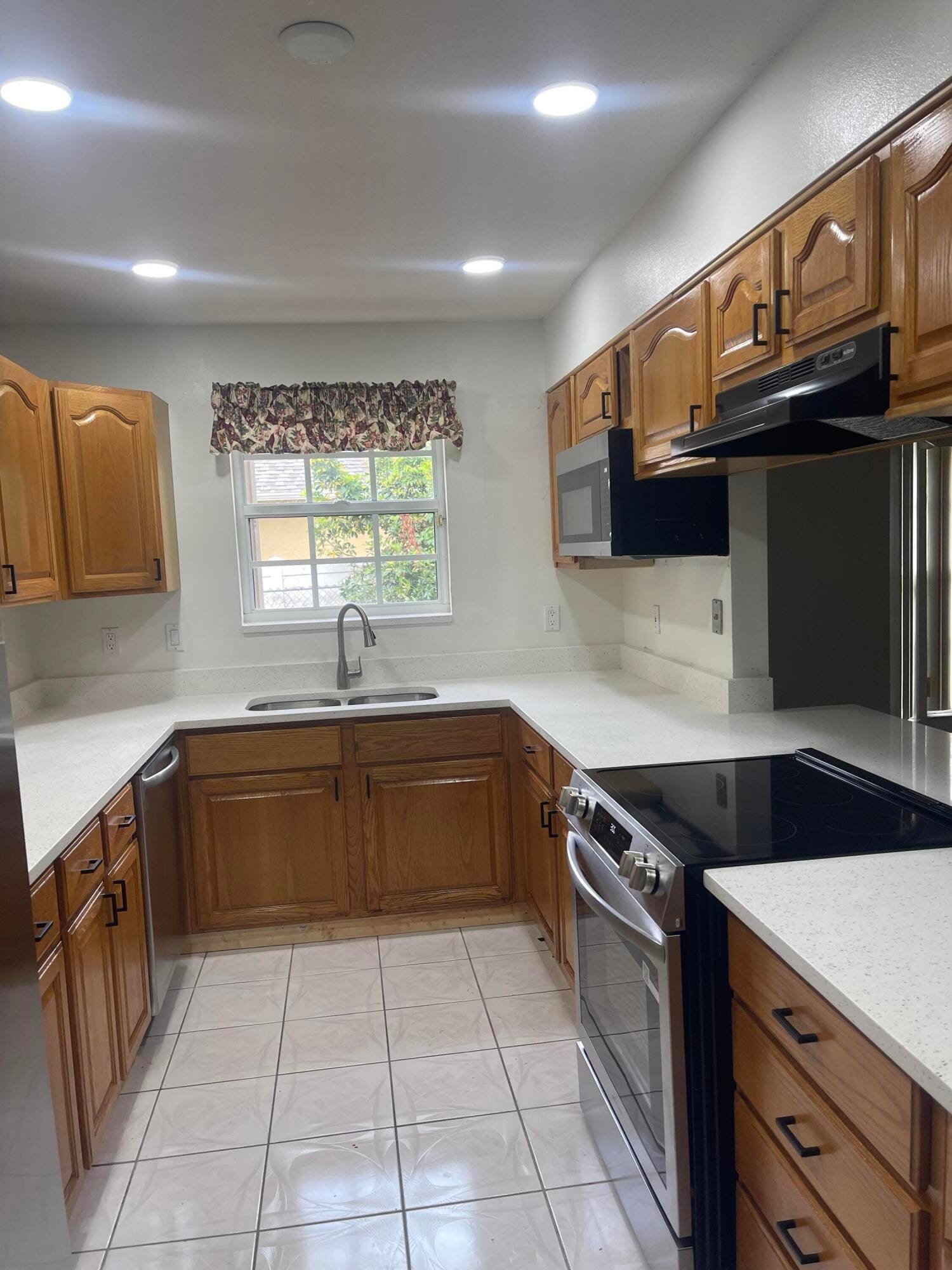 1538 SW Neptune Avenue — photo 9