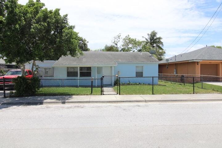 1417 W 32nd Street — photo 2