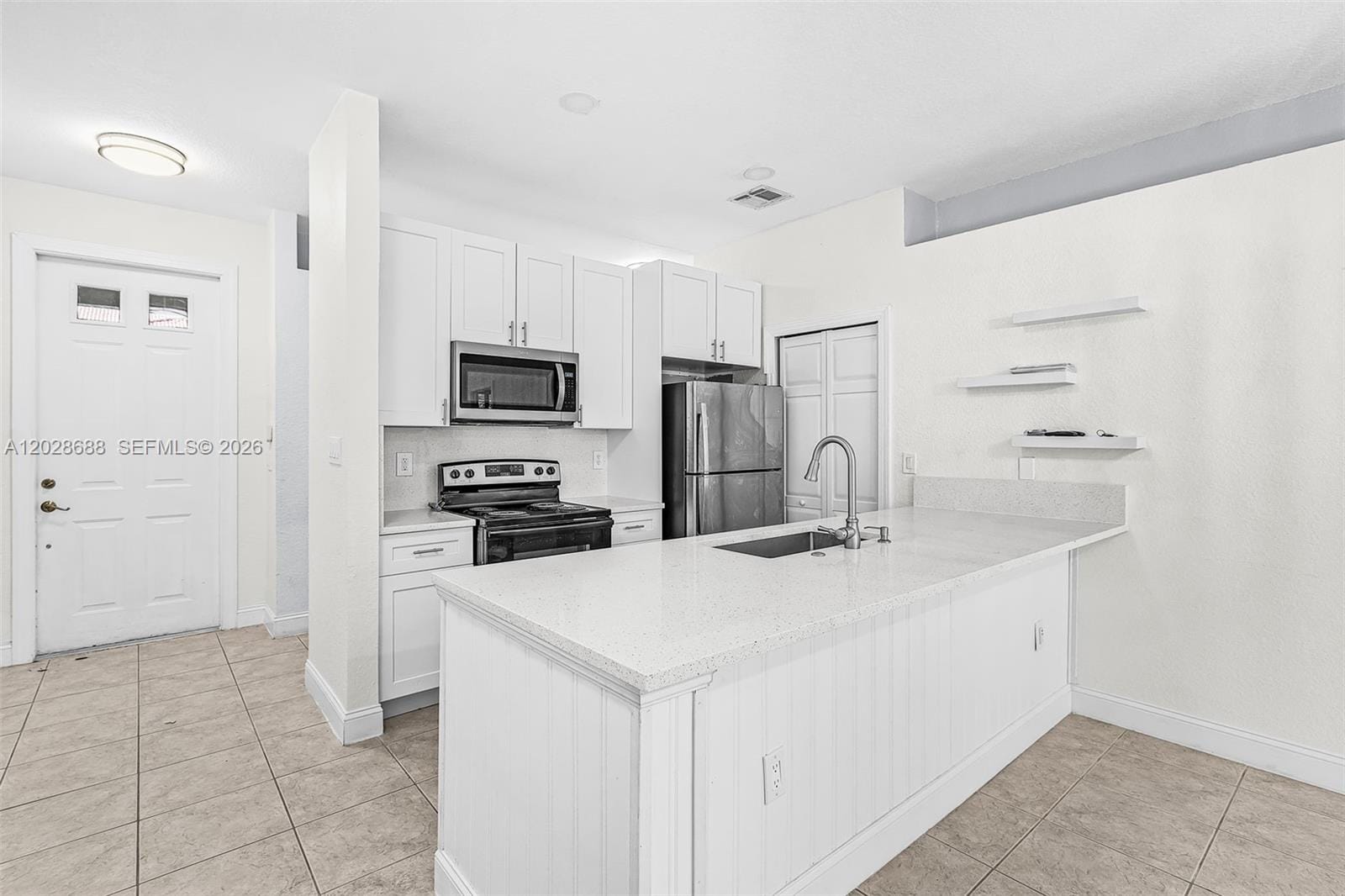 7542 Bristol Circle, Naples, FL 34120 photo 4