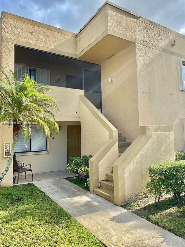 159 Lakeview Drive 204, Weston, FL 33326