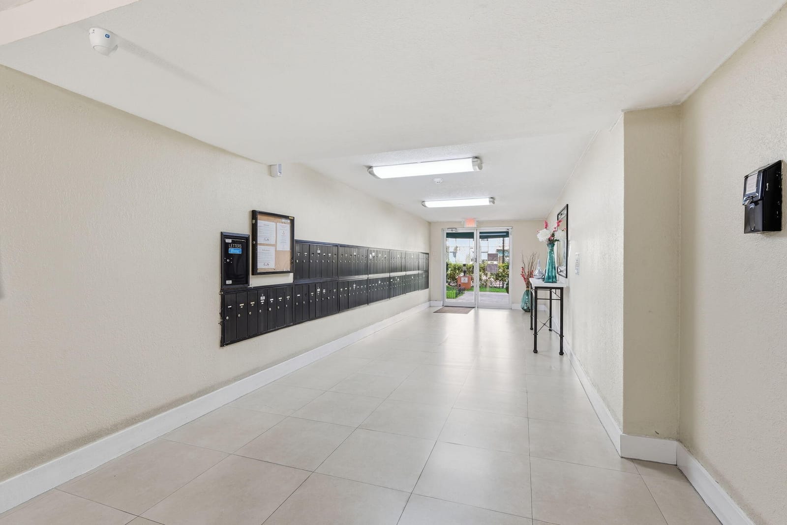 9360 Fontainebleau Boulevard Apt 310, Miami, FL 33172 photo 12