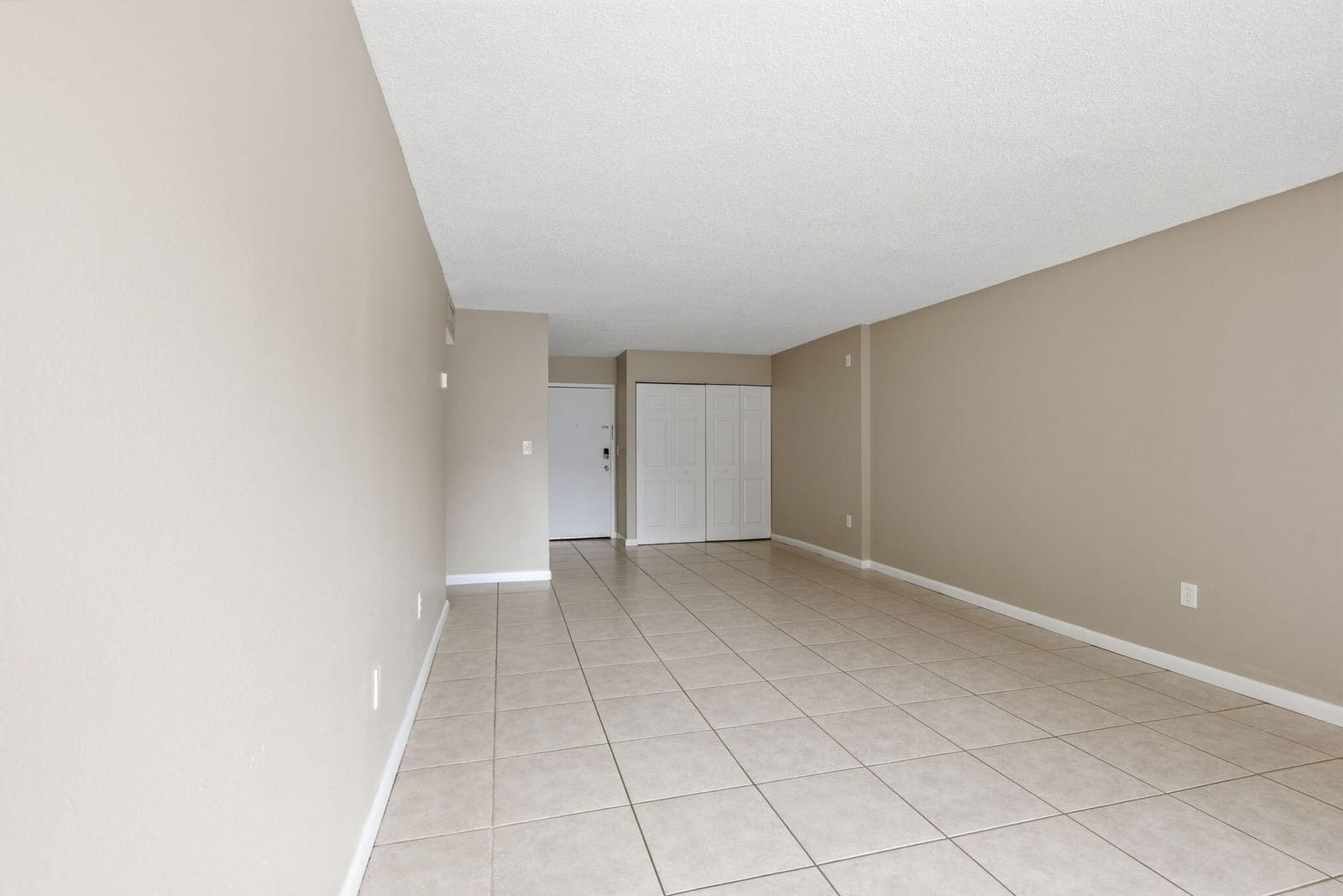 9360 Fontainebleau Boulevard Apt 310, Miami, FL 33172 photo 14