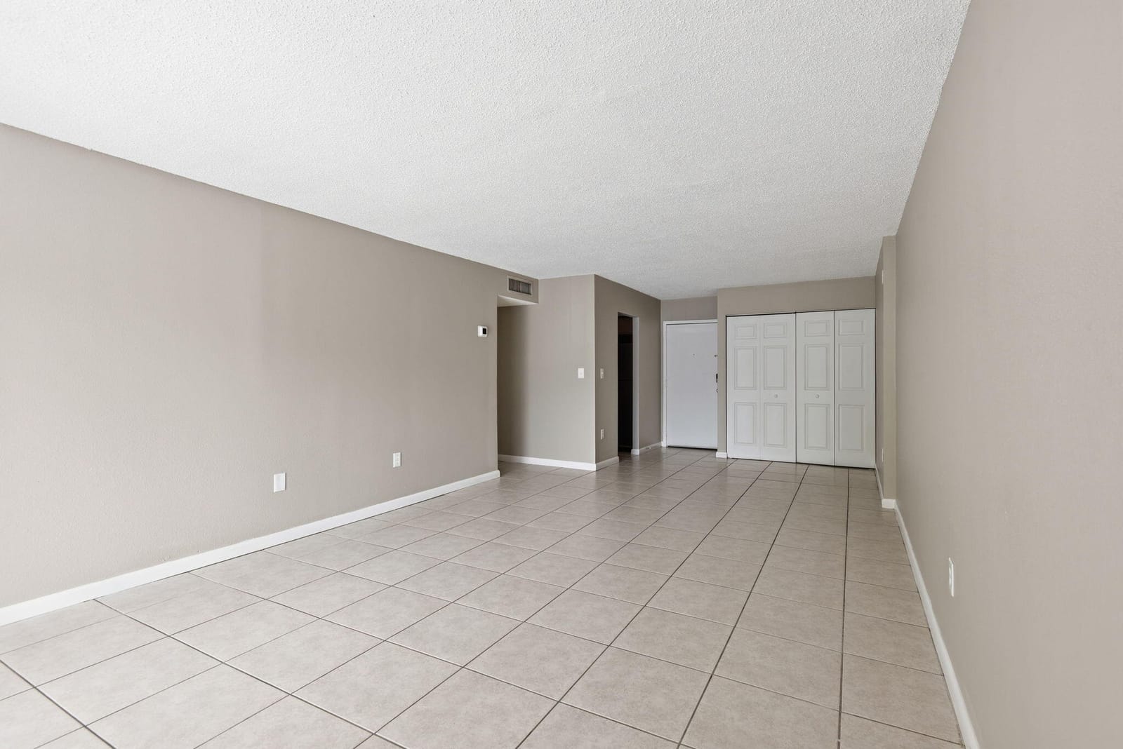 9360 Fontainebleau Boulevard Apt 310, Miami, FL 33172 photo 15