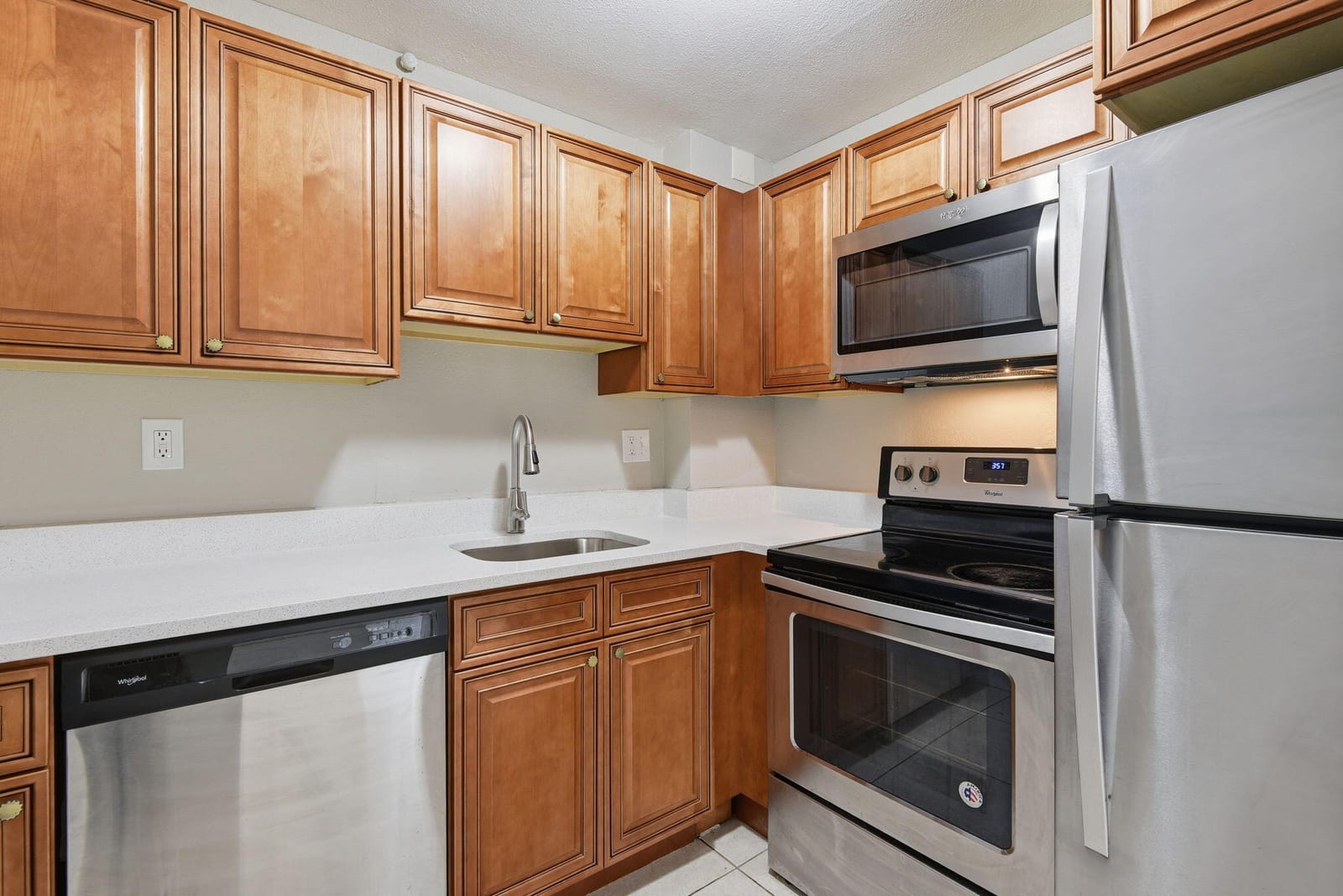 9360 Fontainebleau Boulevard Apt 310, Miami, FL 33172 photo 16