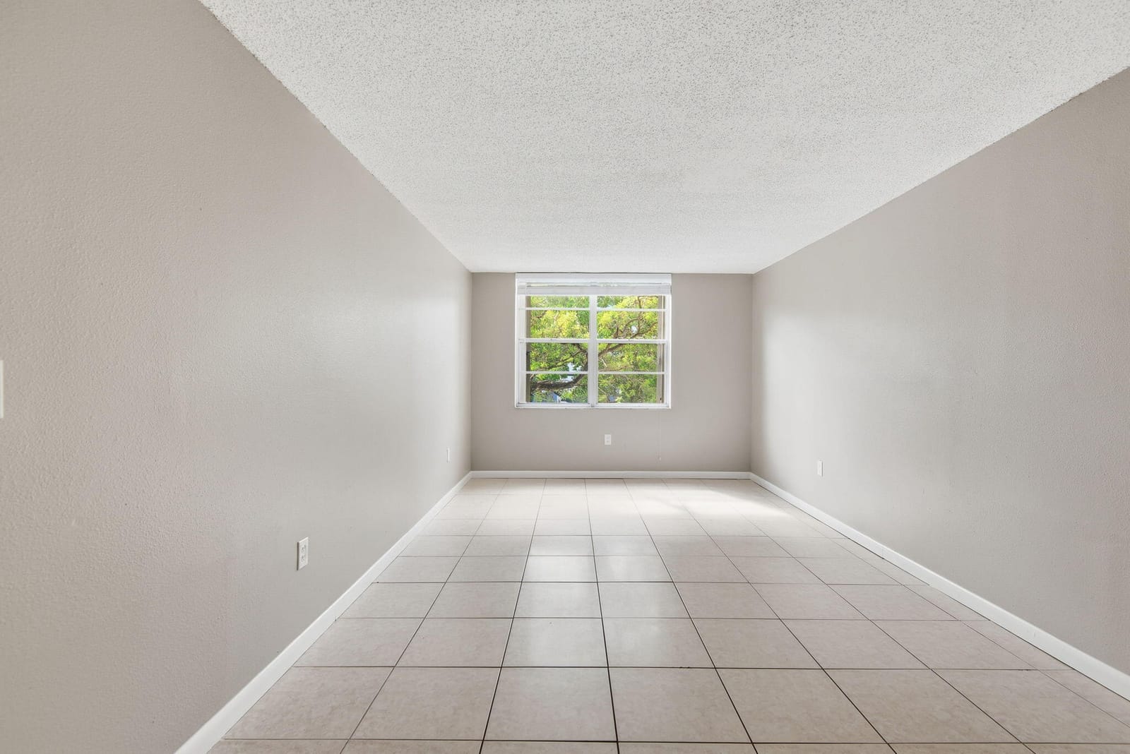 9360 Fontainebleau Boulevard Apt 310, Miami, FL 33172 photo 20