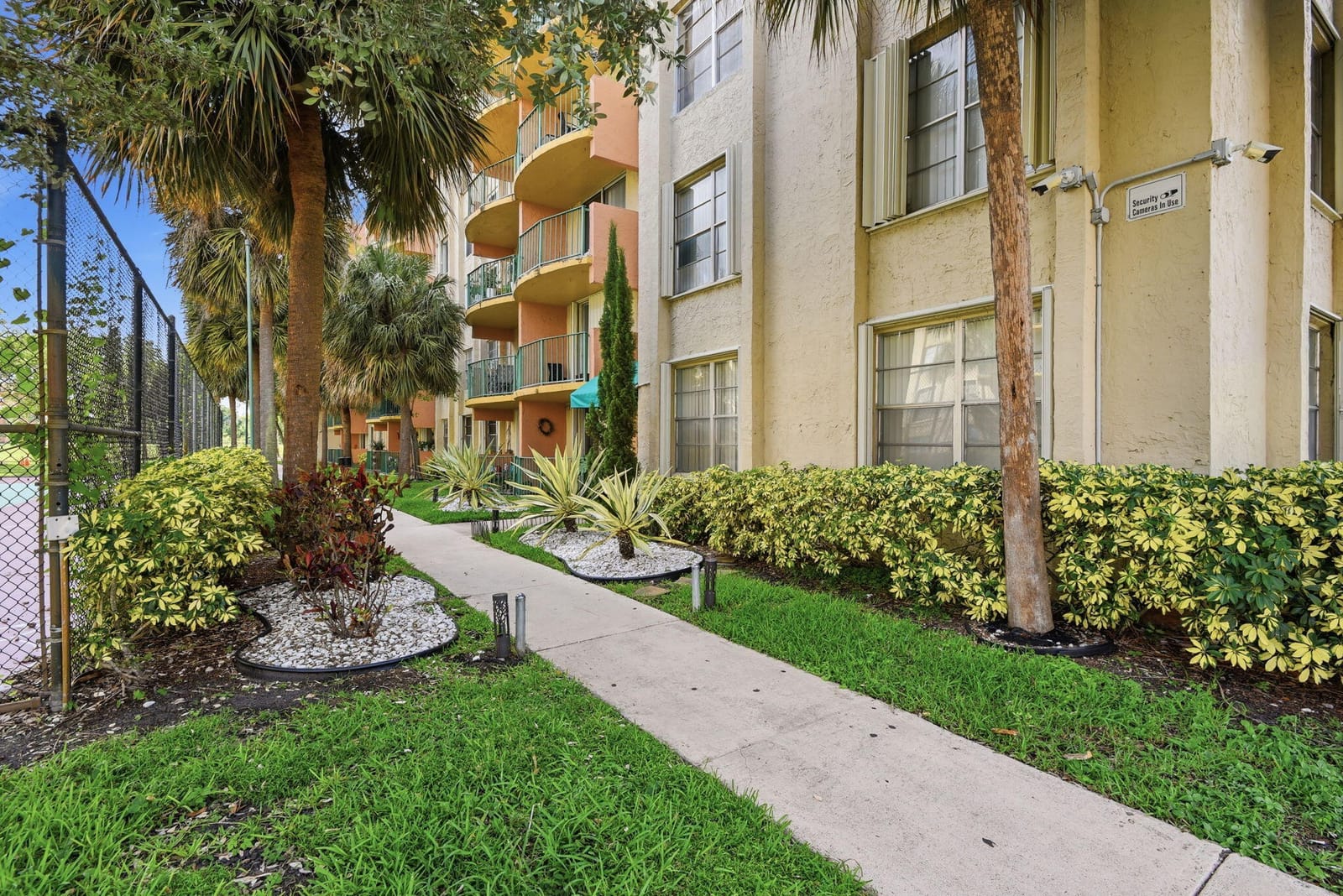 9360 Fontainebleau Boulevard Apt 310, Miami, FL 33172 photo 3
