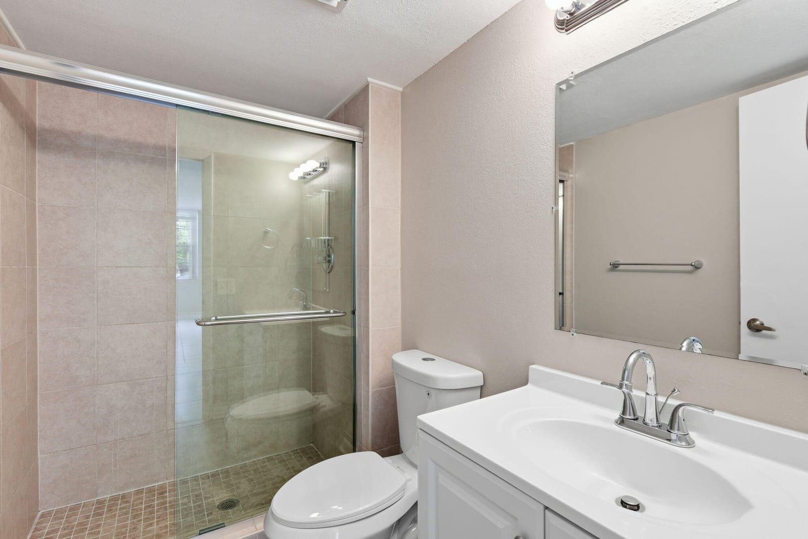 9360 Fontainebleau Boulevard Apt 310, Miami, FL 33172 photo 25