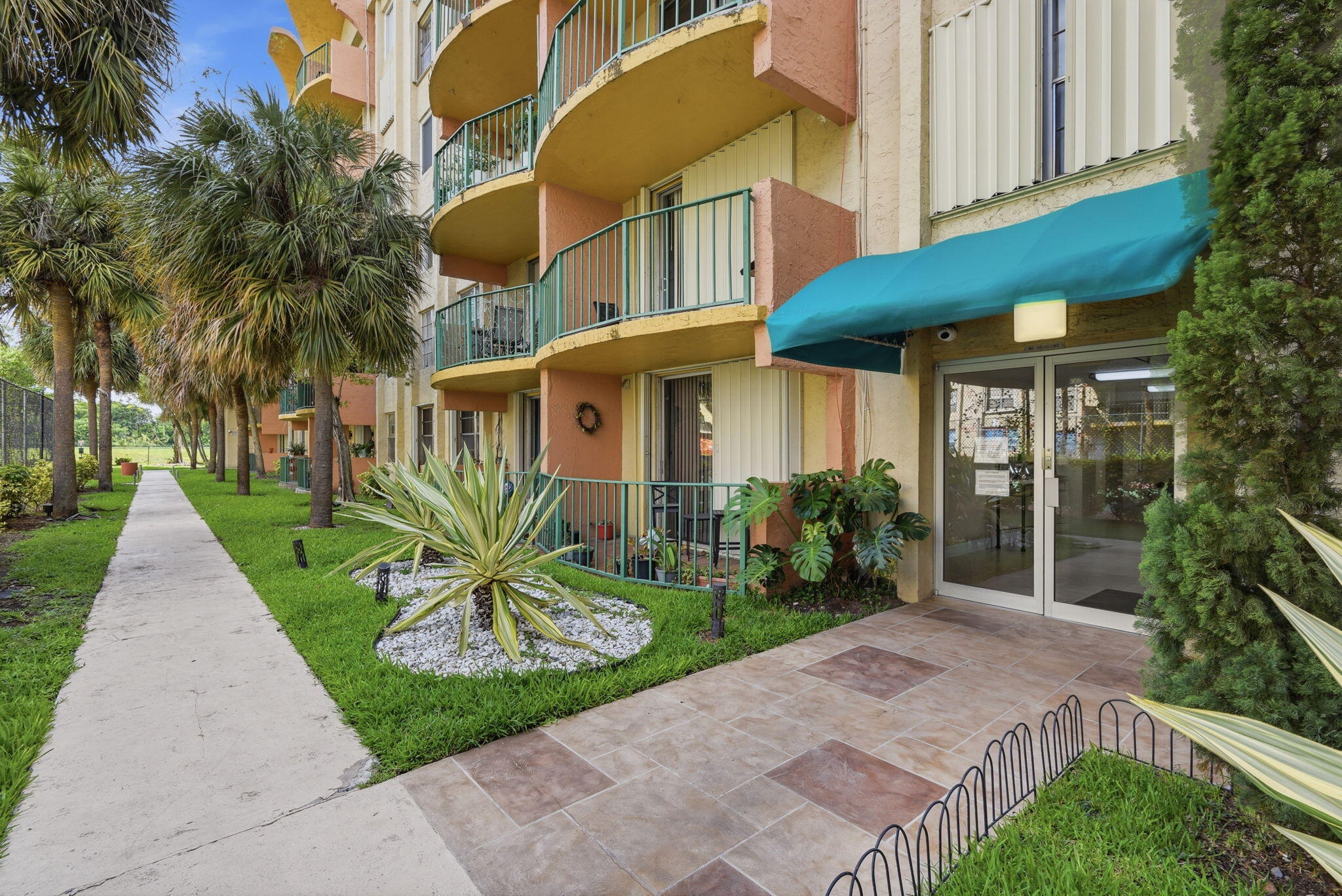 9360 Fontainebleau Boulevard Apt 310, Miami, FL 33172, Miami