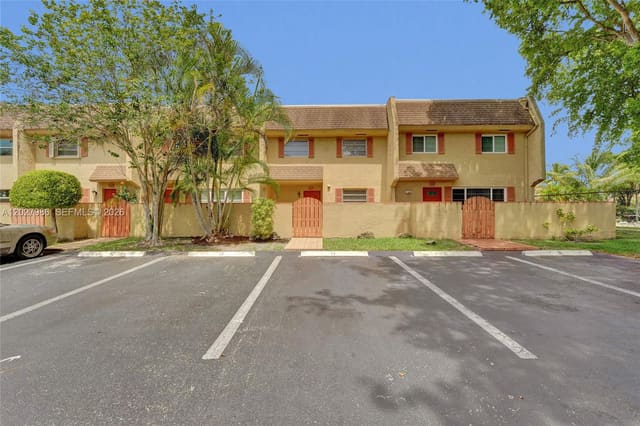 7175 Nova Drive 107, Villas Of Arista Park, Davie, FL