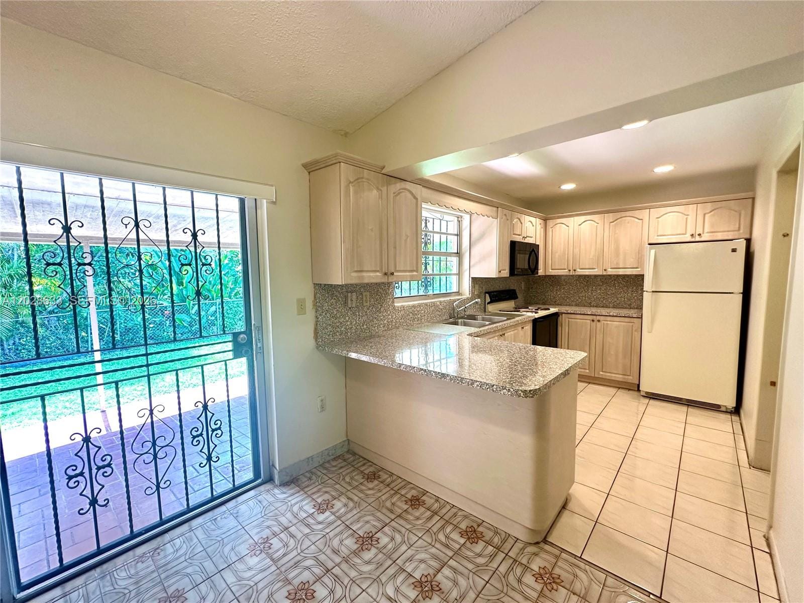 900 SW 104th Avenue 25B, Miami, FL 33174 photo 3