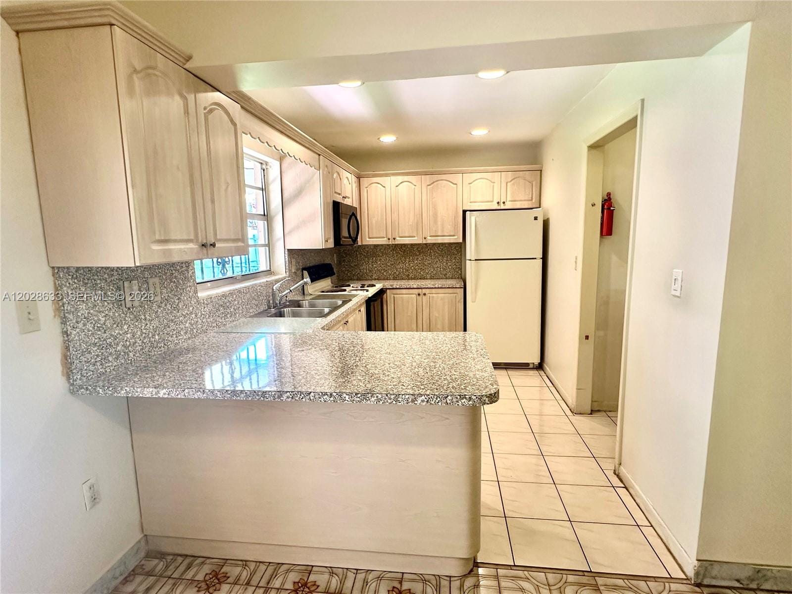 900 SW 104th Avenue 25B, Miami, FL 33174 photo 4