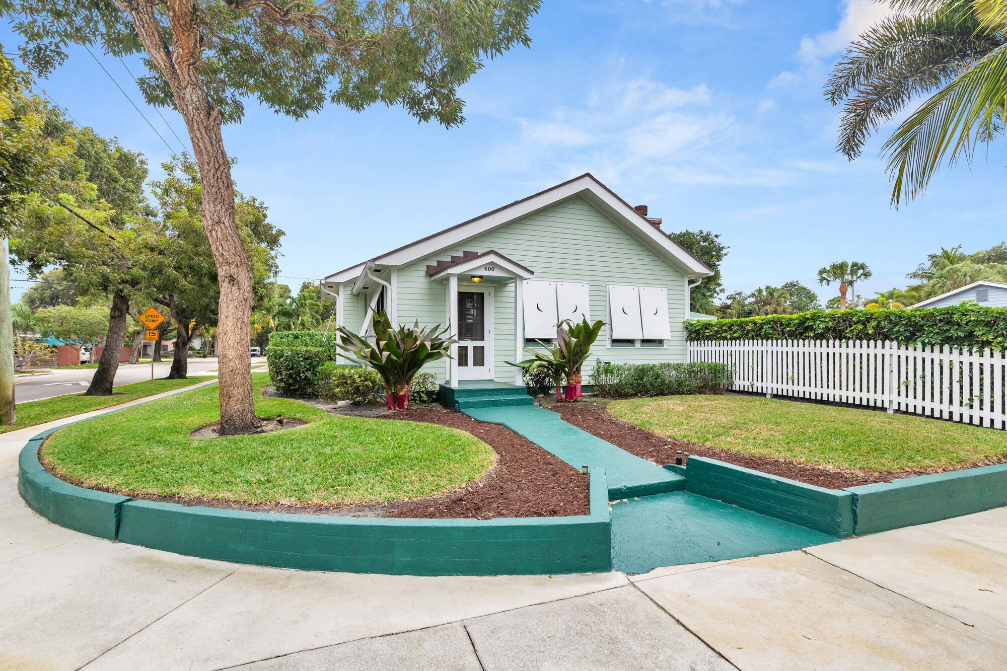 800 Kanuga Drive, West Palm Beach, FL 33401, West Palm Beach