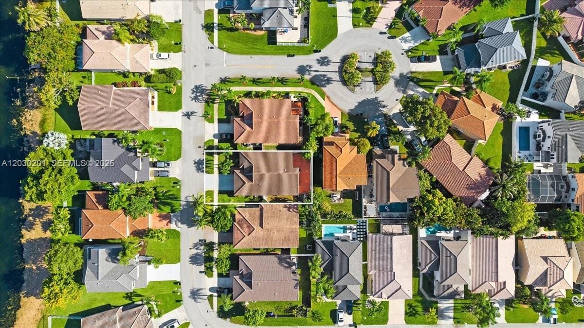2010 NW 182nd Terrace, Pembroke Pines, FL 33029 photo 7