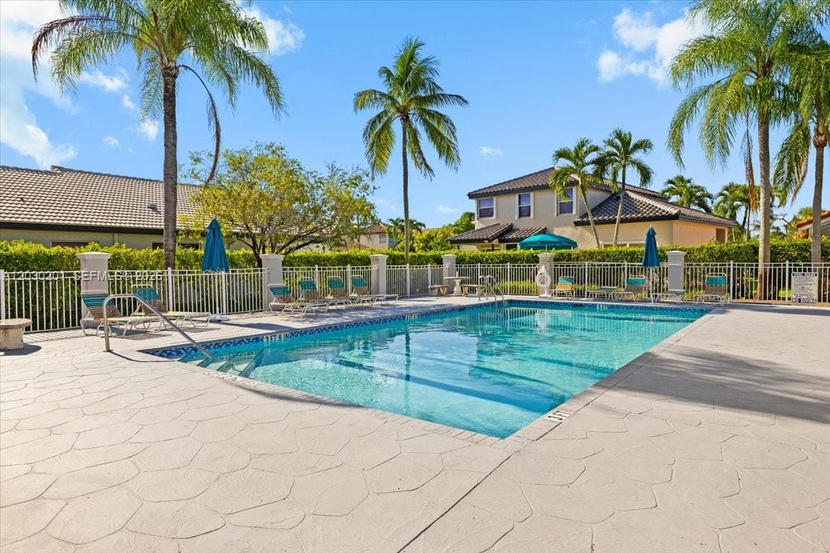 2010 NW 182nd Terrace, Pembroke Pines, FL 33029 photo 10