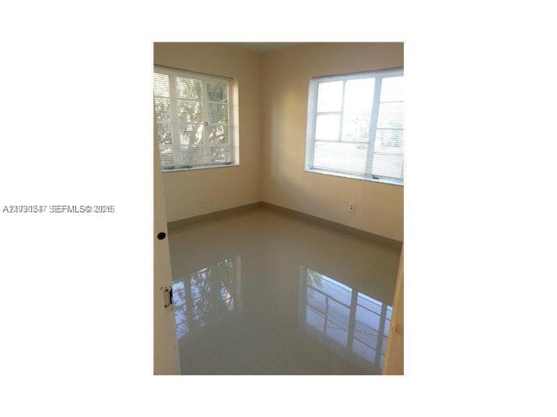 8320 Crespi Boulevard 11 — photo 3