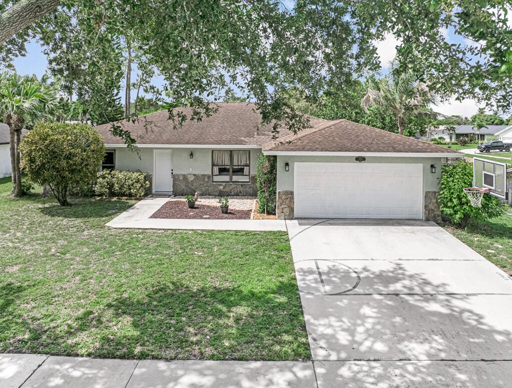 100 Greenwood Court, Royal Palm Beach, FL 33411 photo 2
