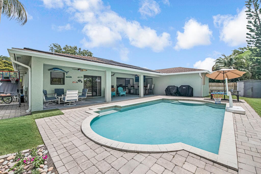 100 Greenwood Court, Royal Palm Beach, FL 33411 photo 3