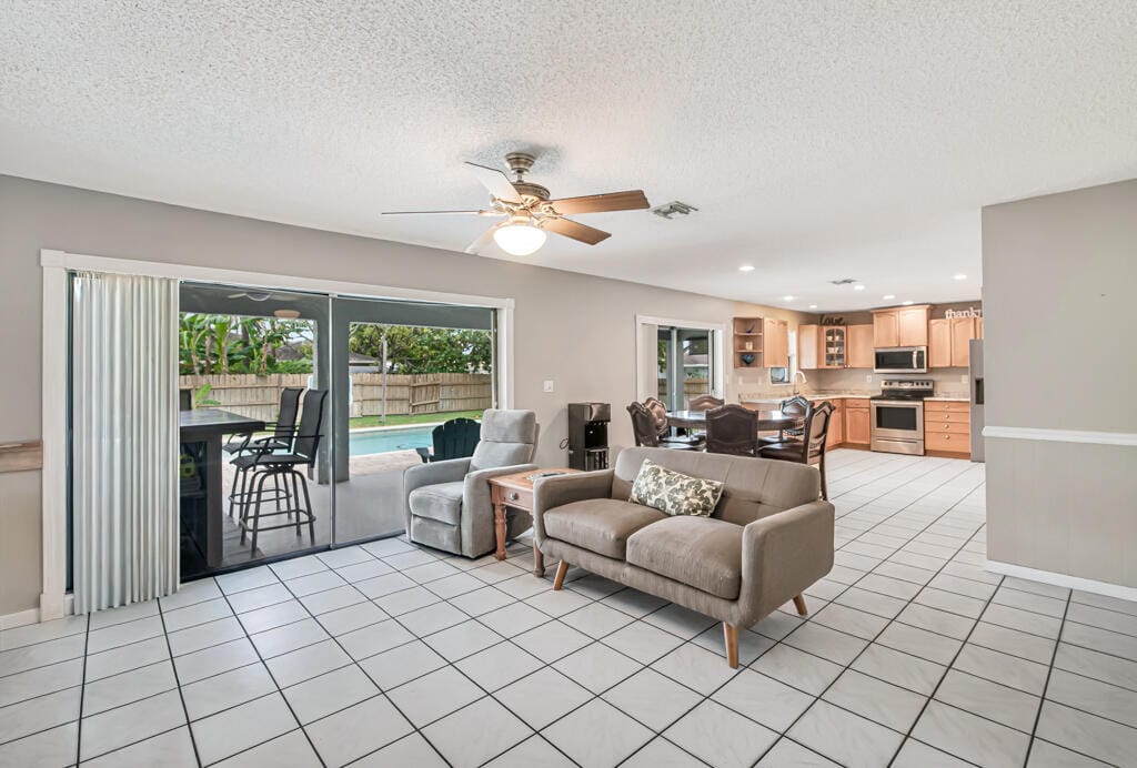 100 Greenwood Court, Royal Palm Beach, FL 33411 photo 24