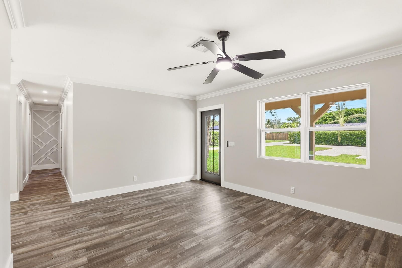 15409 Los Angeles Drive — photo 9