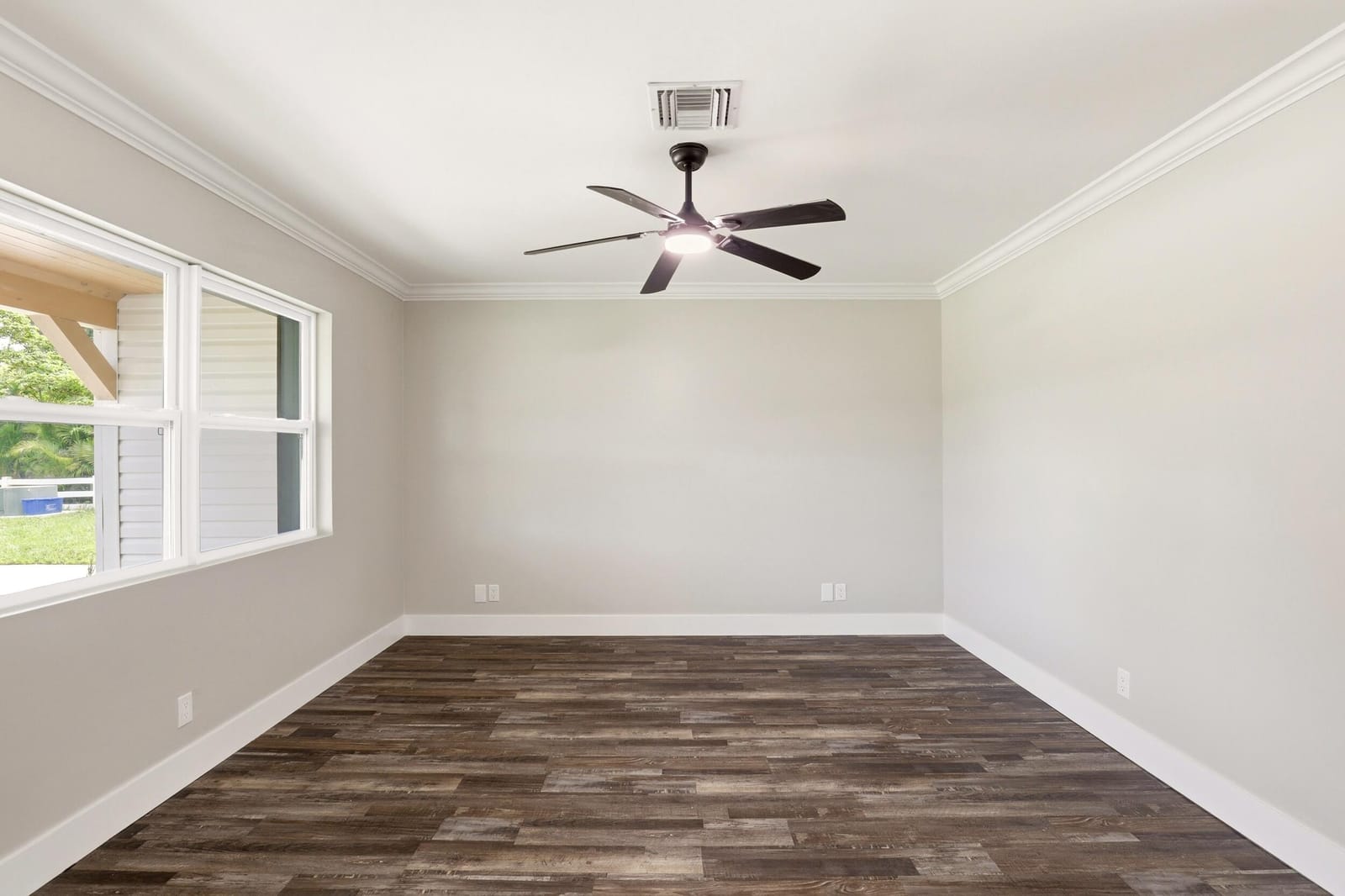 15409 Los Angeles Drive — photo 10