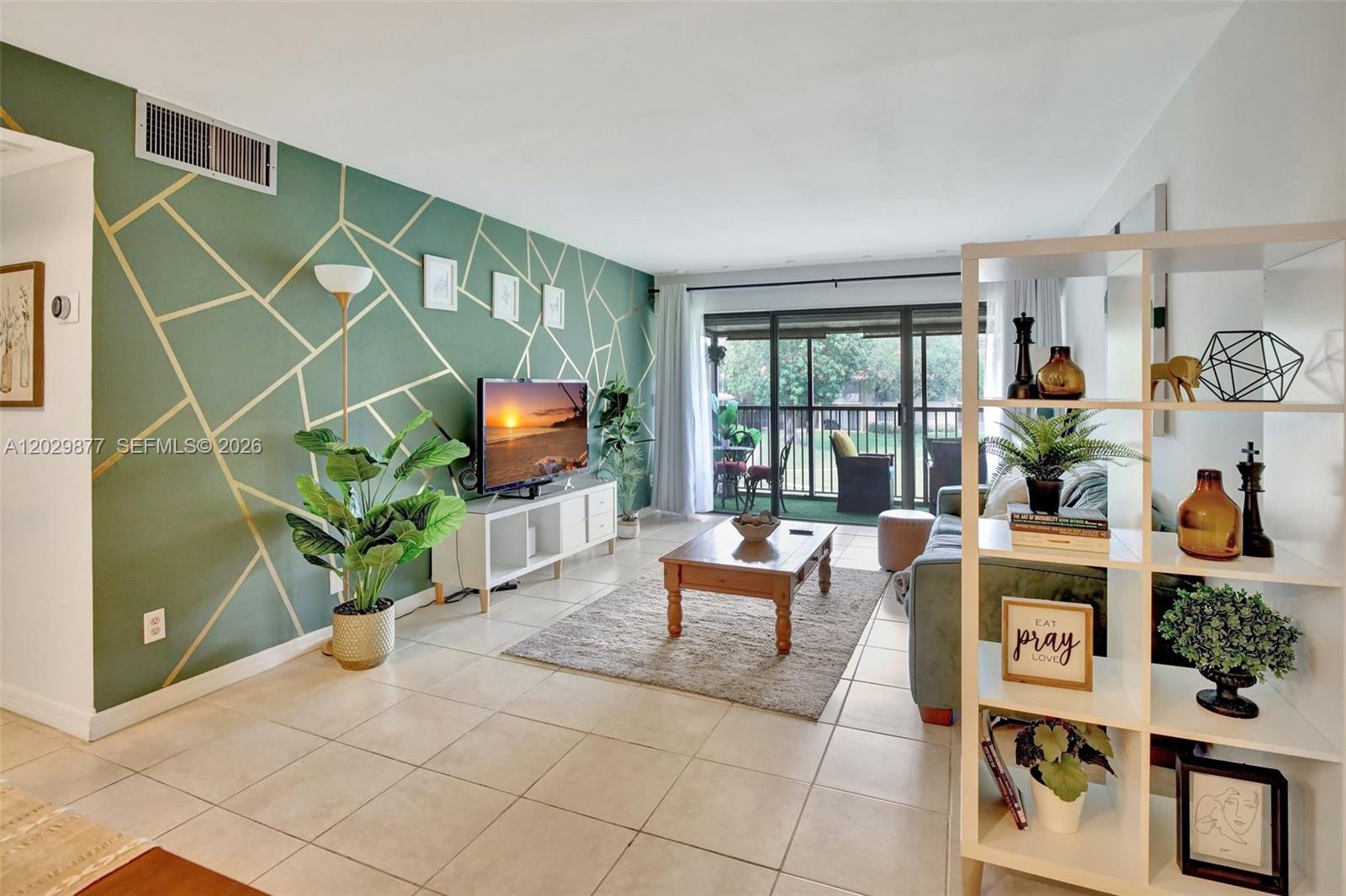 5821 Washington Street 30, Hollywood, FL 33023, Hollywood