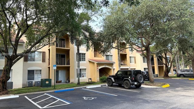 4220 San Marino Boulevard 303, West Palm Beach, FL 33409