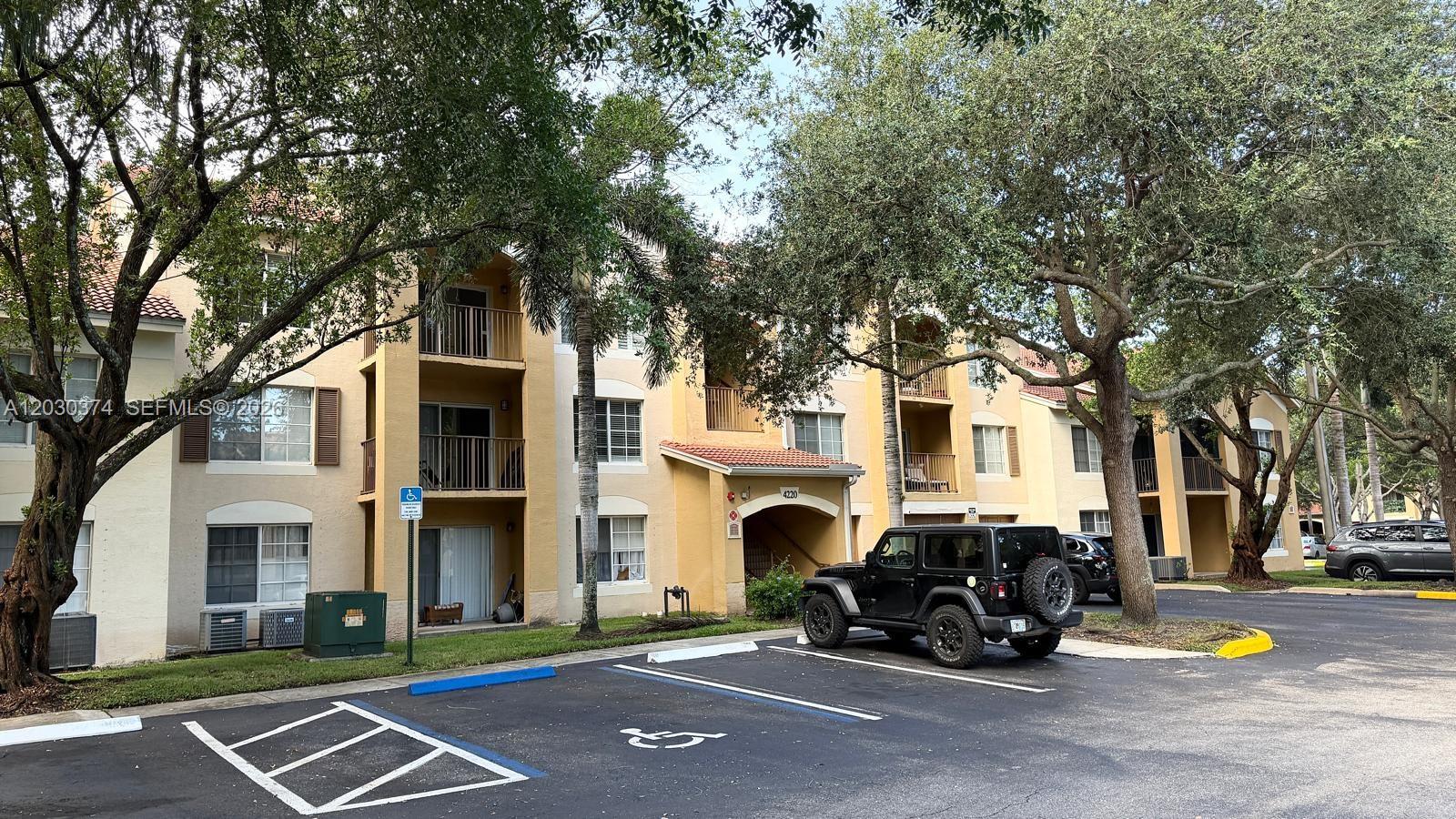 4220 San Marino Boulevard 303, West Palm Beach, FL 33409, West Palm Beach