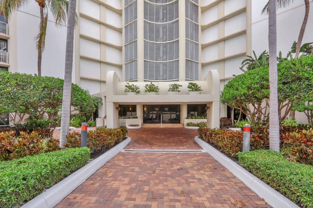 3000 N Ocean Drive 7h, Singer Island, FL 33404